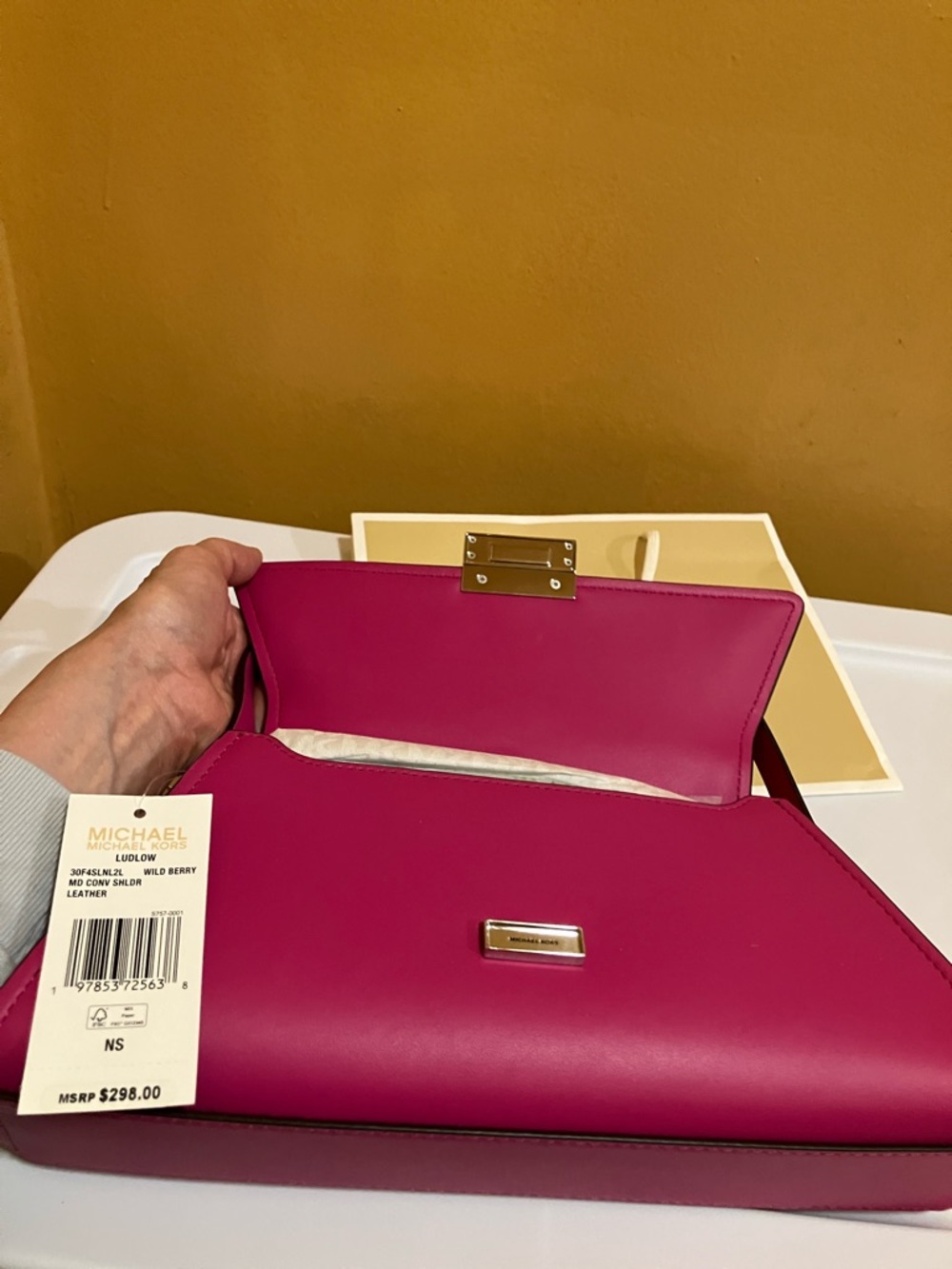 Michael Kors LUDLOW MD Conv Shldr Wild Berry leather bag - Picture 6 of 13